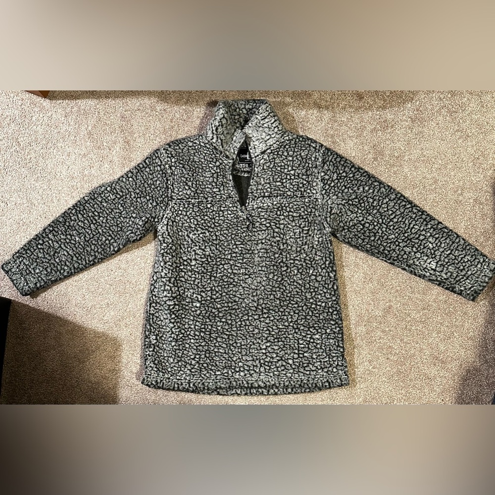 Boxercraft, fuzzy, gray sweater. Size: Medium